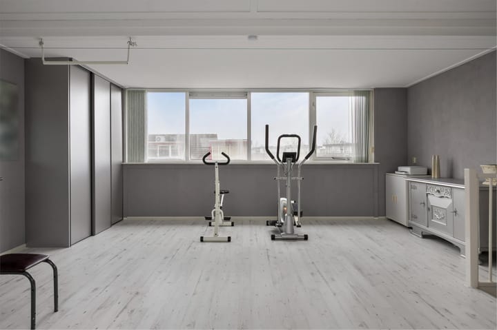 Photo 32 of Fauréstraat 7