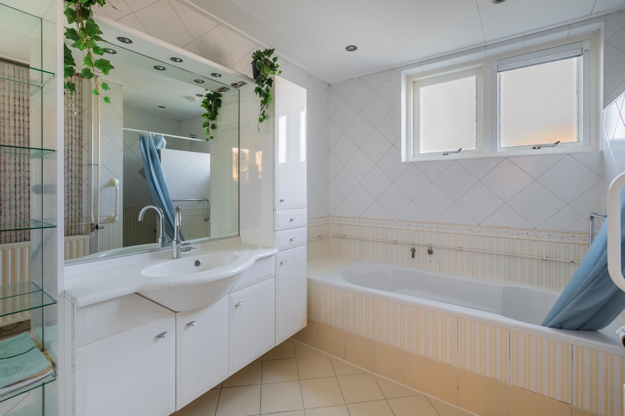 Foto 6 van Zuideruitweg 1