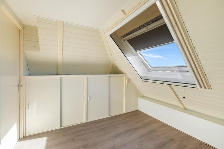 Foto 12 van Zuideruitweg 1