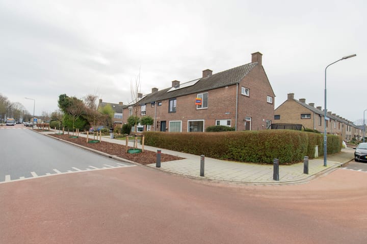 Foto 2 van Burg. Wemansstraat 21