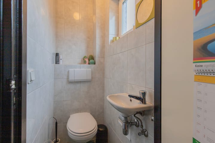 Foto 10 van Burg. Wemansstraat 21