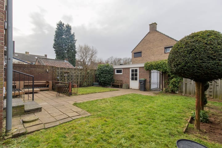 Foto 12 van Burg. Wemansstraat 21