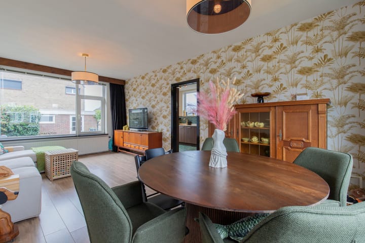 Foto 9 van Burg. Wemansstraat 21