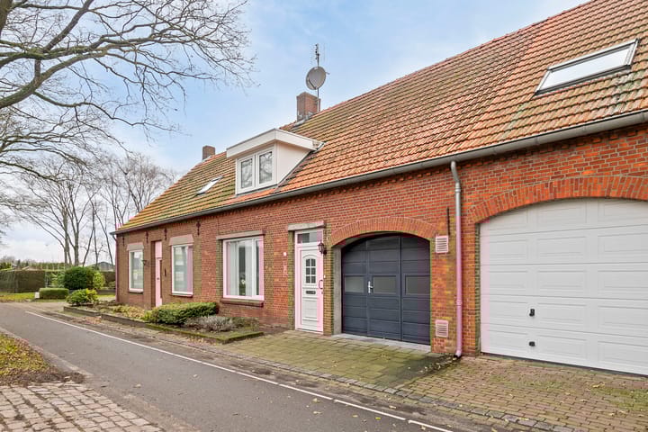 Foto 1 van de Hoeven 15