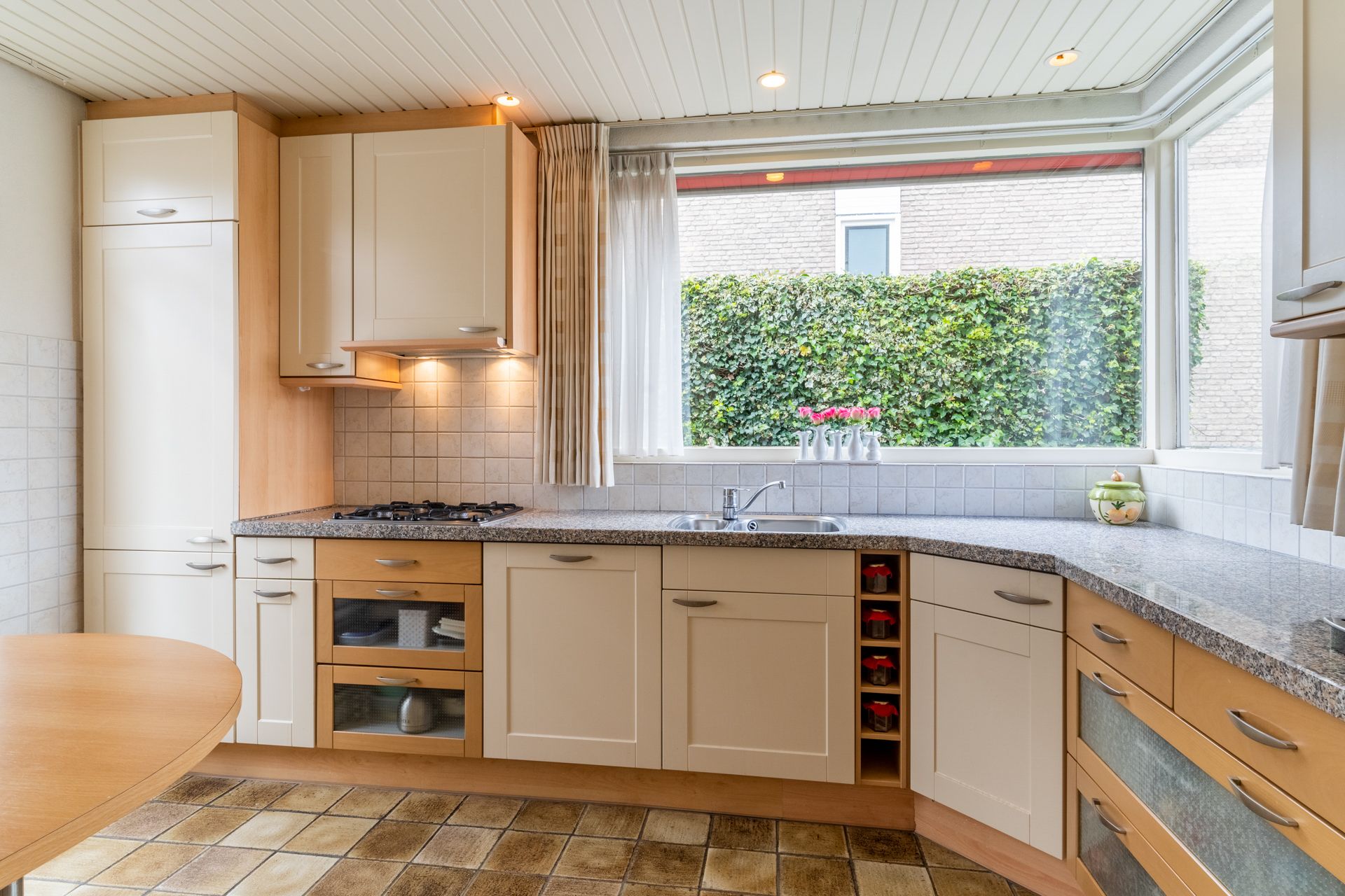 Foto 9 van Van Haestrechtstraat 81