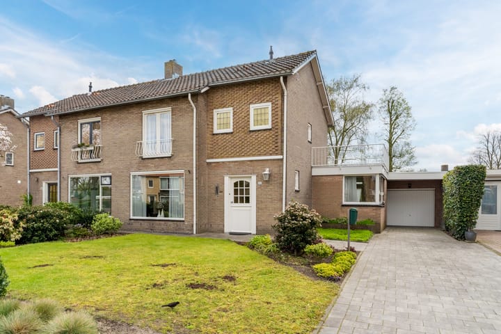 Foto 42 van Van Haestrechtstraat 81