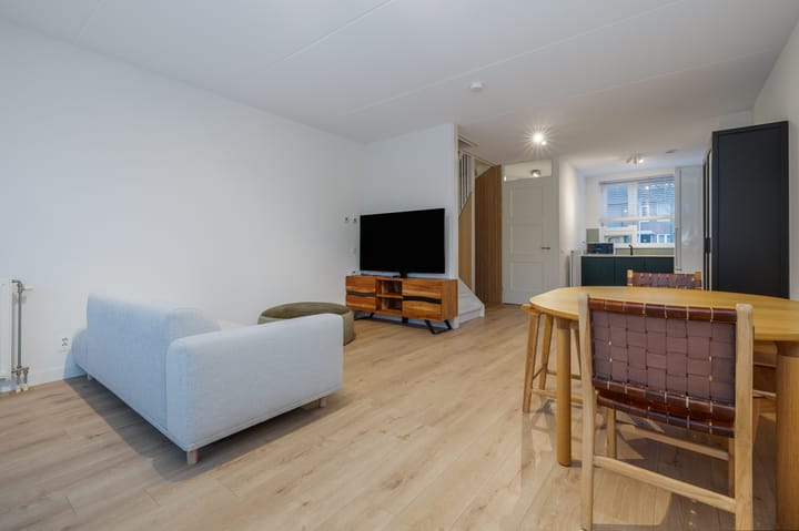 Foto 2 van Carry van Bruggenplantsoen 7