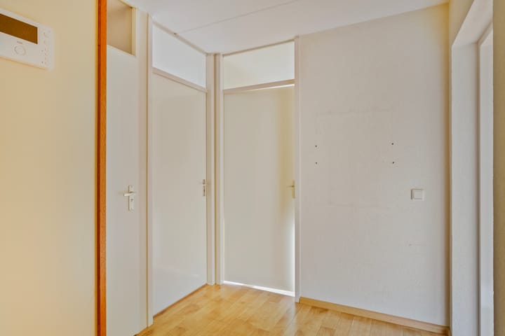 Photo 10 of Wilhelminastraat 227