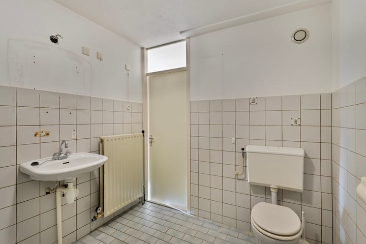 Photo 19 of Wilhelminastraat 227