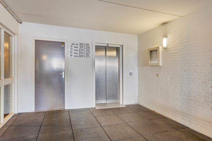 Photo 27 of Wilhelminastraat 227