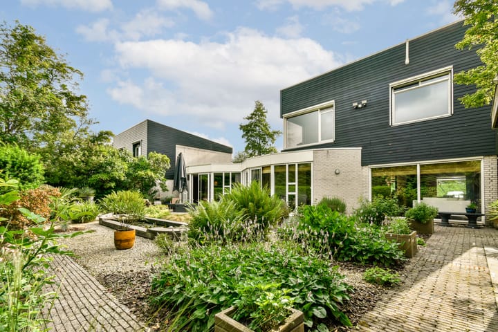 Photo 10 of Wilsonstraat 93