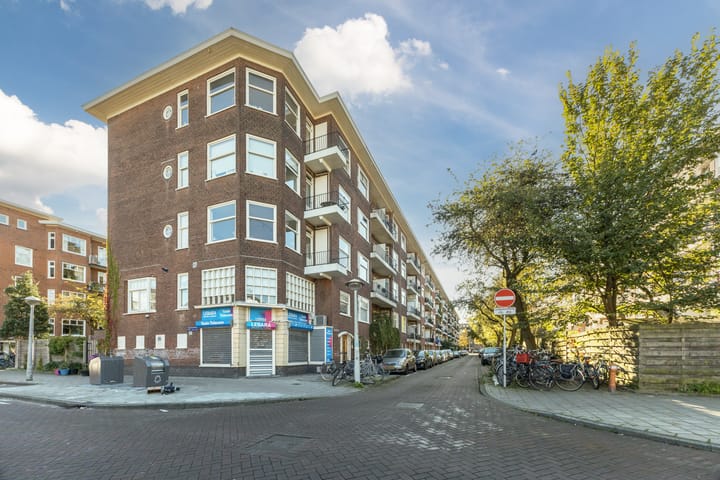 Photo 2 of Trouringhstraat 38-2