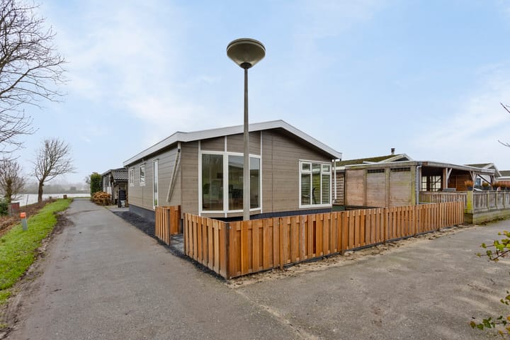 Foto 2 van Lekdijk oost 16-D12