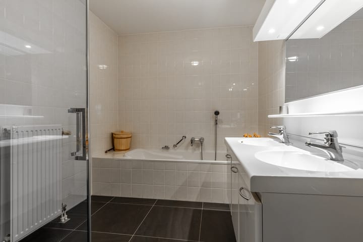 Foto 15 van Caesarstraat 32