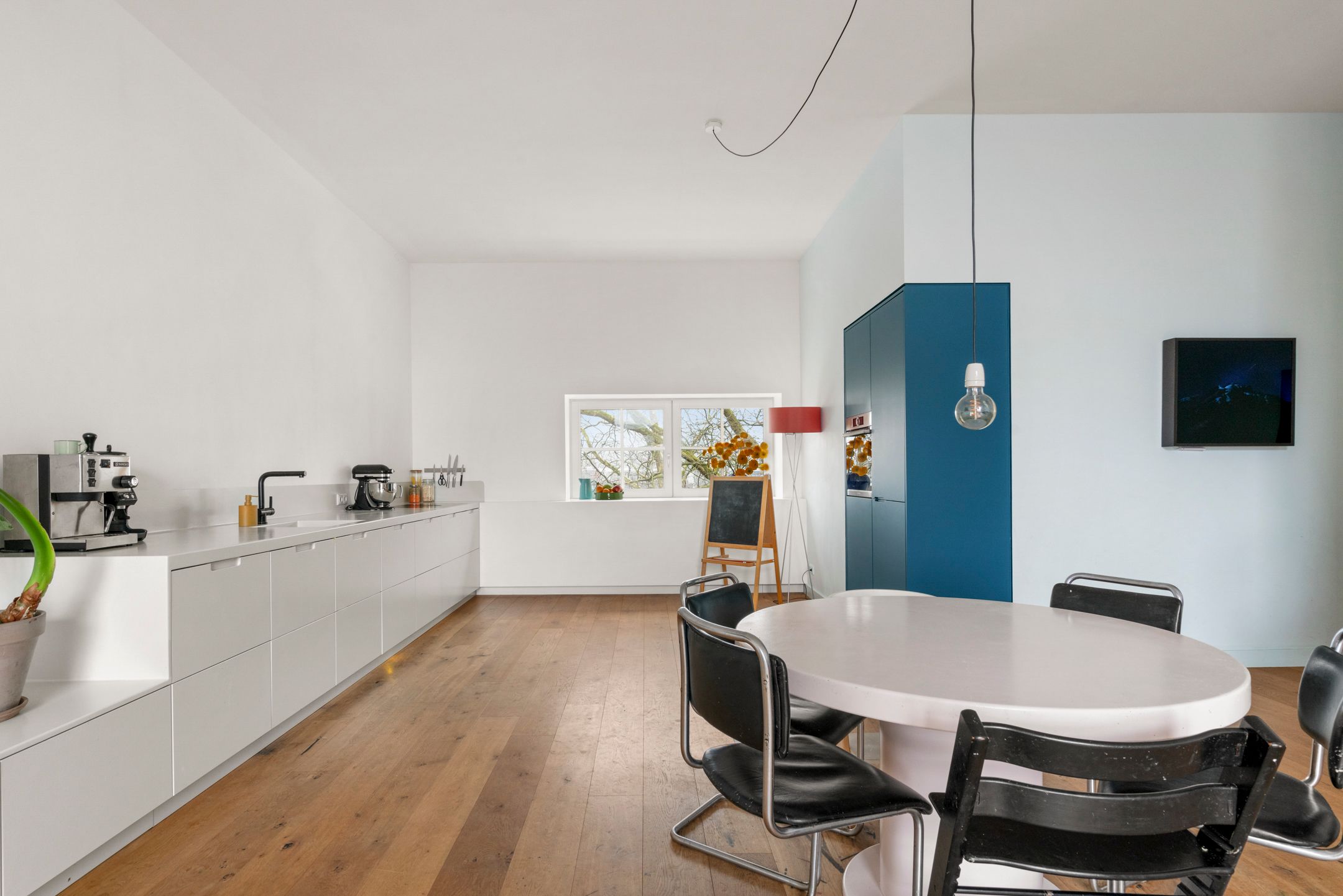 Photo 12 of Westzijde 213-F8