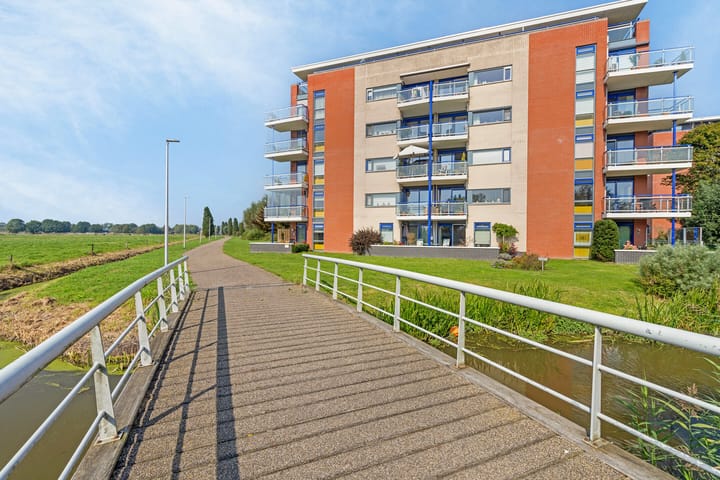 Foto 19 van Meteorenweg 102