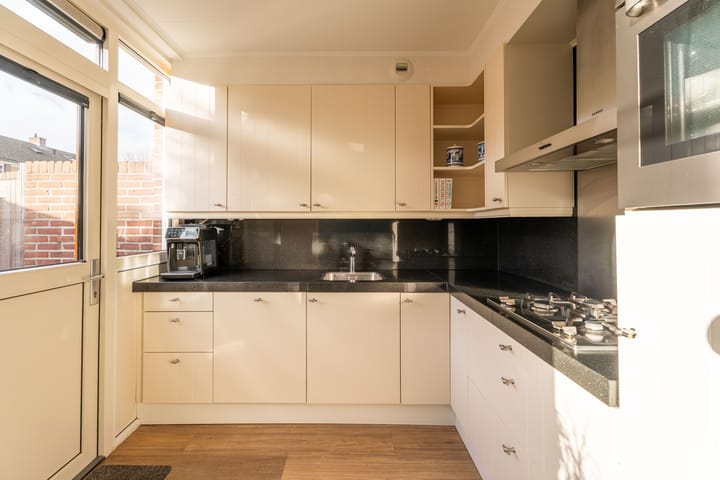 Foto 7 van Goudenregenplantsoen 16