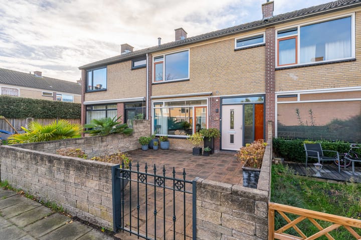 Foto 1 van Goudenregenplantsoen 16