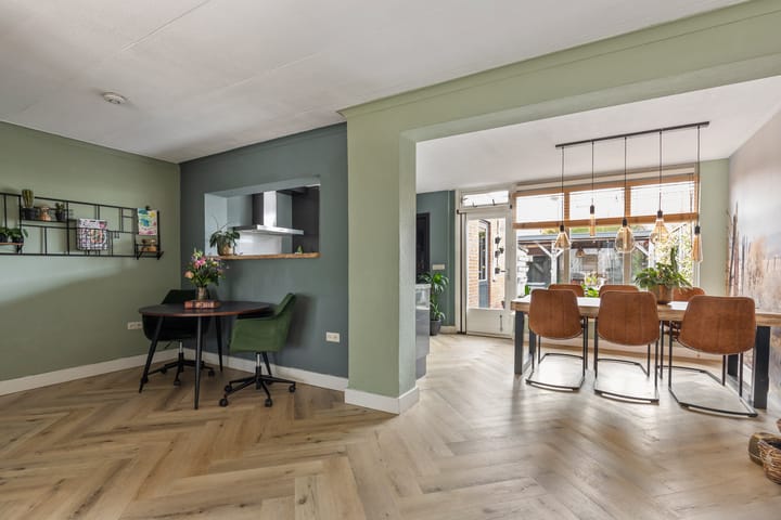 Foto 10 van Meeuwenstraat 41