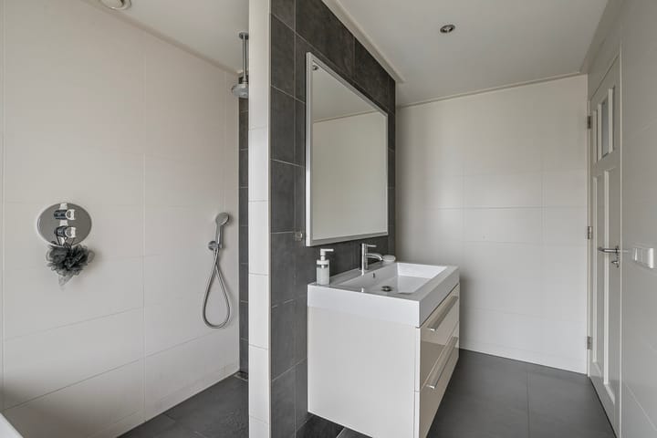 Photo 33 of Sint Isidorusstraat 5