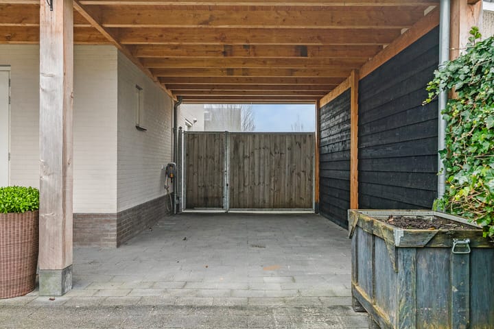 Photo 38 of Sint Isidorusstraat 5