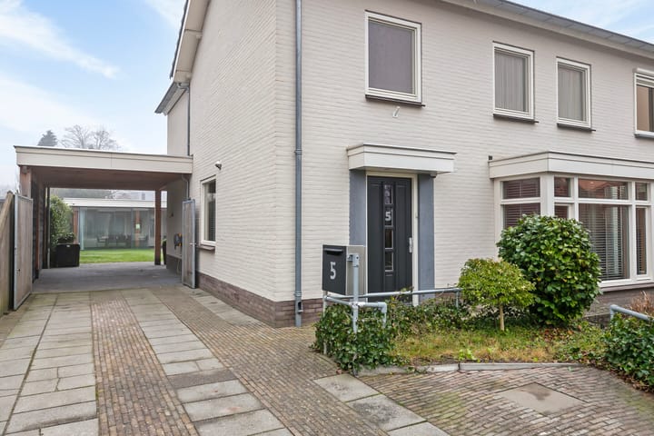 Photo 48 of Sint Isidorusstraat 5