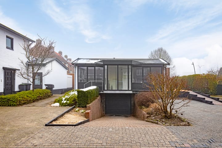 Foto 3 van Burg. Hoenstraat 6-A