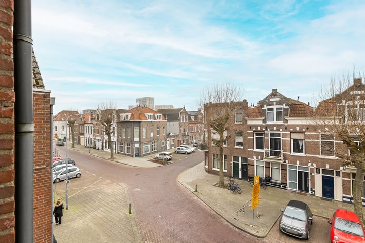 Bekijk foto 4 van Van Dishoeckstraat 100