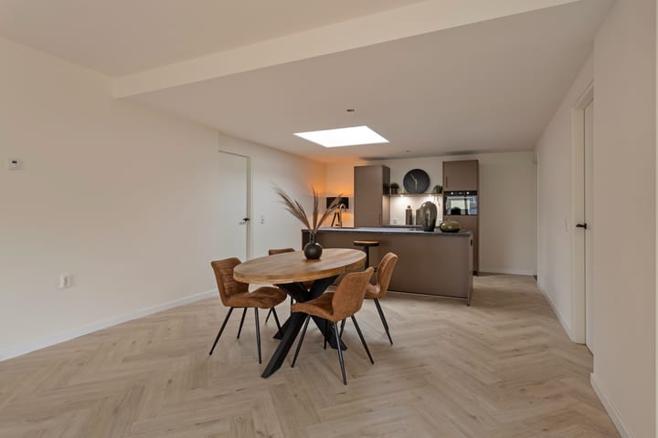 Foto 9 van Burg. Hoenstraat 6-A