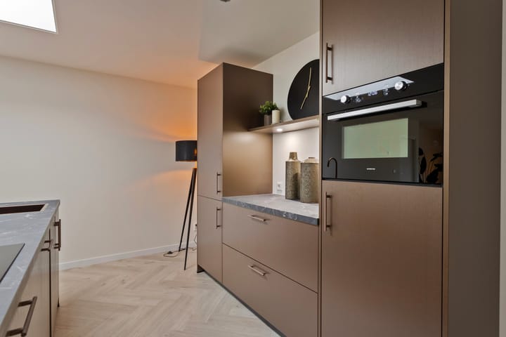 Foto 14 van Burg. Hoenstraat 6-A