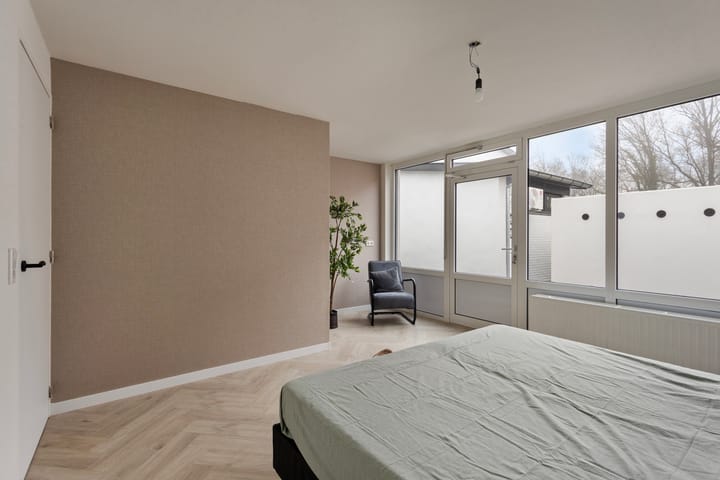 Foto 18 van Burg. Hoenstraat 6-A