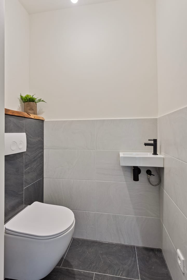 Foto 27 van Burg. Hoenstraat 6-A