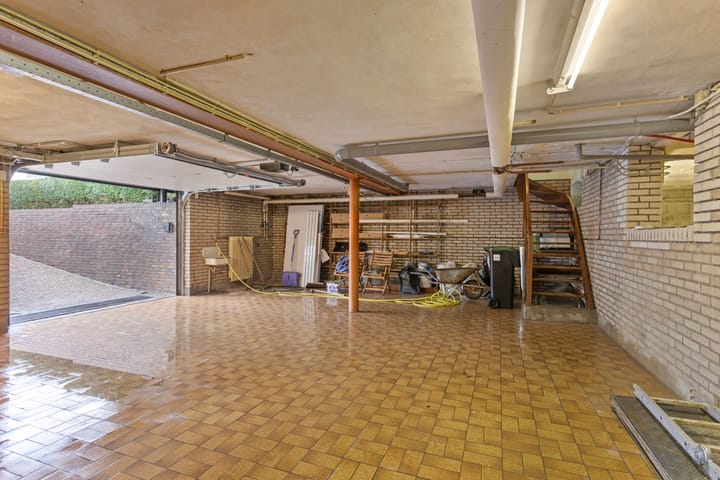 Foto 28 van Burg. Hoenstraat 6-A