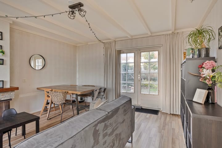 Foto 10 van Roosjesweg 5