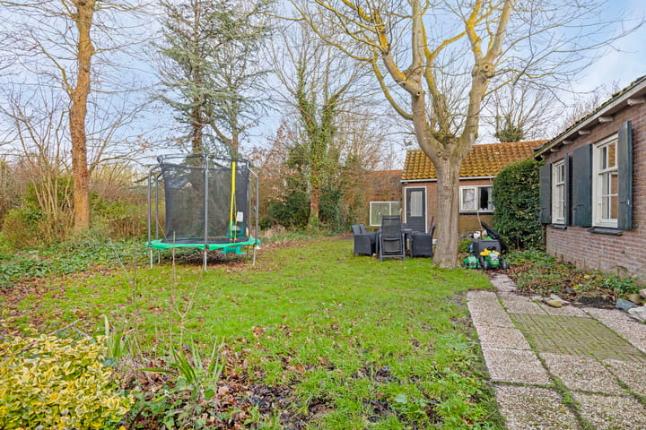 Foto 24 van Roosjesweg 5