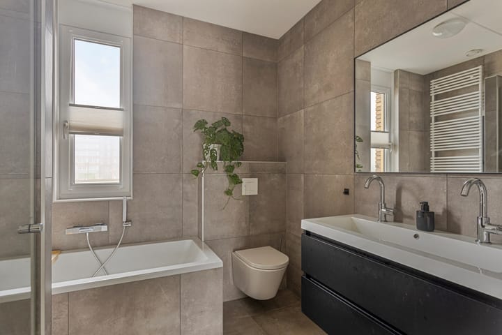 Foto 16 van Properziastraat 1