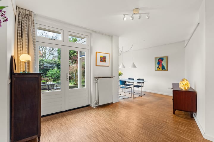 Foto 19 van Doude van Troostwijkstraat 7