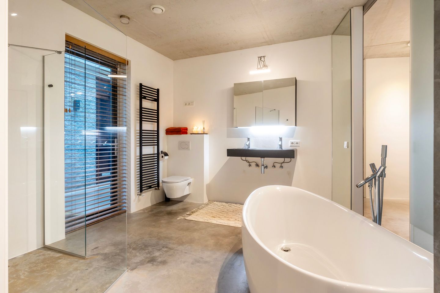 Foto 35 van Lijsterbesweg 3