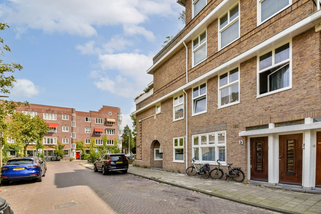 Photo 2 of Hacquartstraat 1