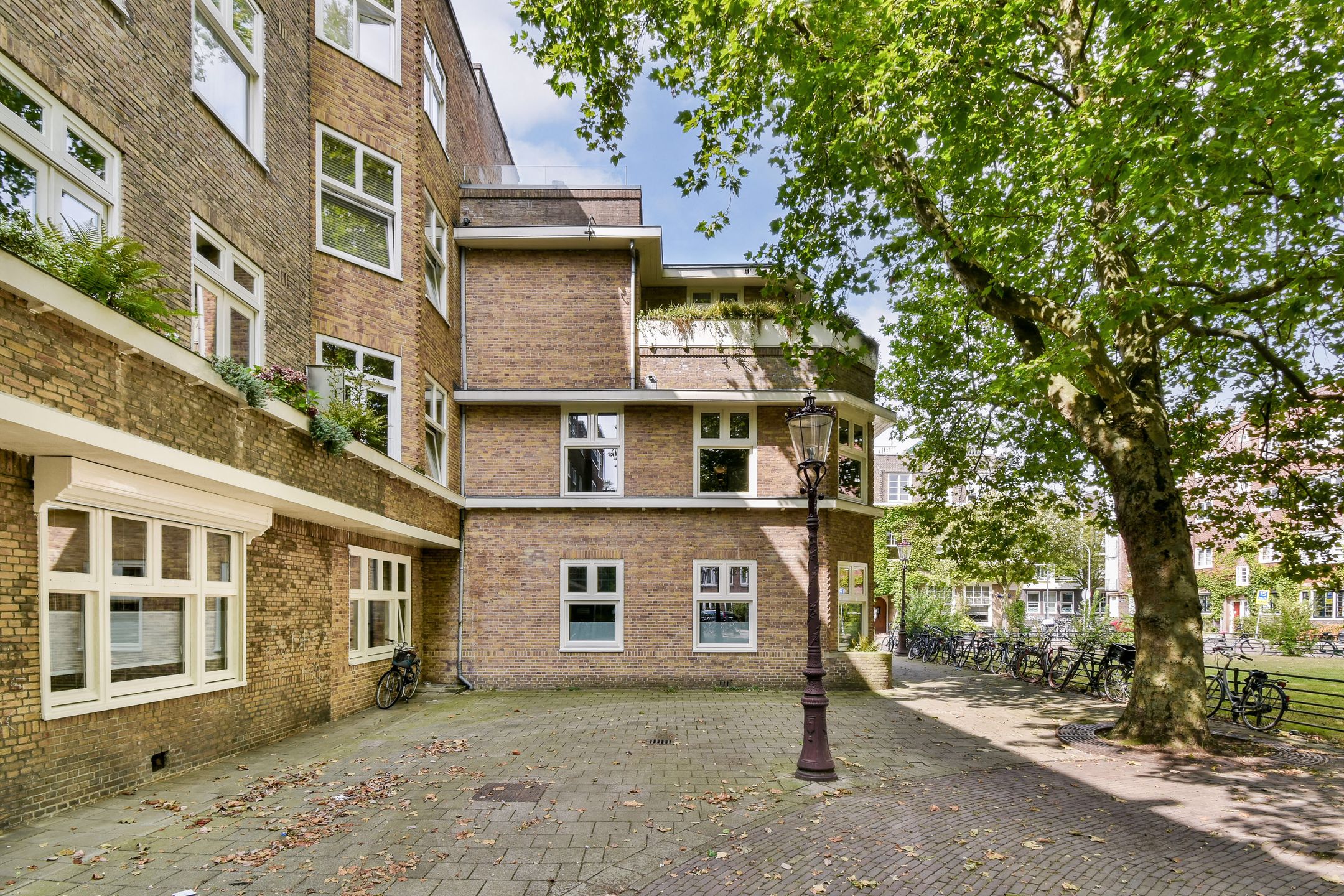 Photo 3 of Hacquartstraat 1