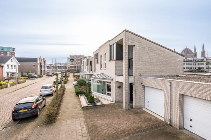 Foto 2 van Burgemeester Buskensstraat 31