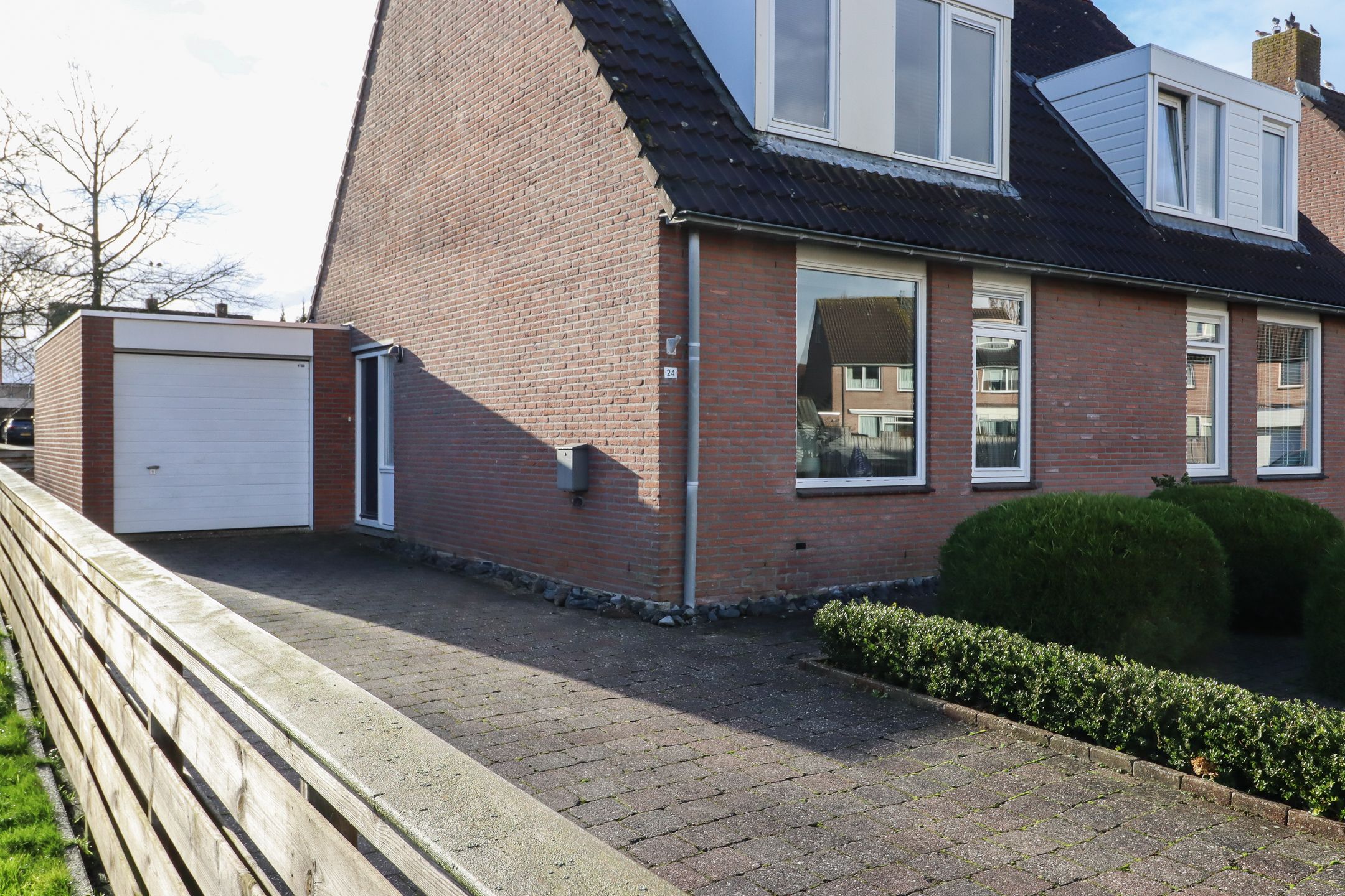 Foto 3 van Weegbree 24