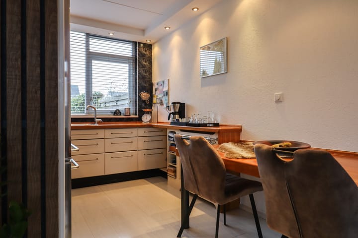 Foto 14 van Weegbree 24