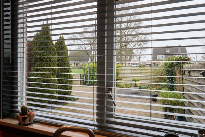 Foto 17 van Weegbree 24