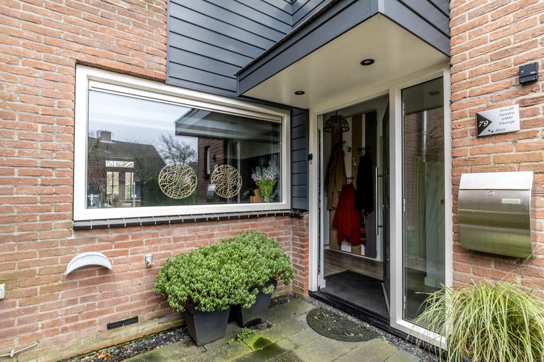 Photo 7 of Pelikaan 79