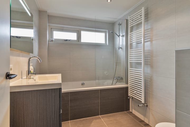 Photo 17 of Meidoornstraat 18