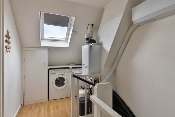 Photo 21 of Meidoornstraat 18