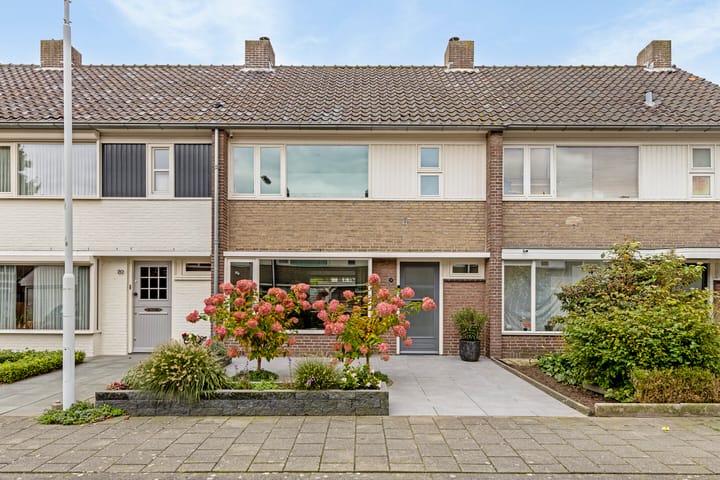 Photo 29 of Meidoornstraat 18