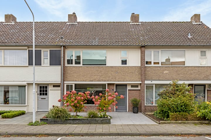 Photo 31 of Meidoornstraat 18