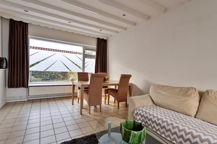 Foto 13 van Outshoornstraat 1